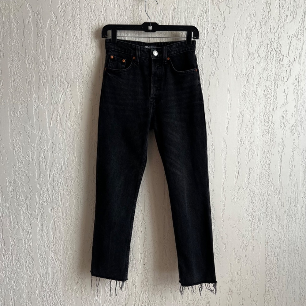 Zara High Waist Straight Leg Cropped Jeans Sz 2